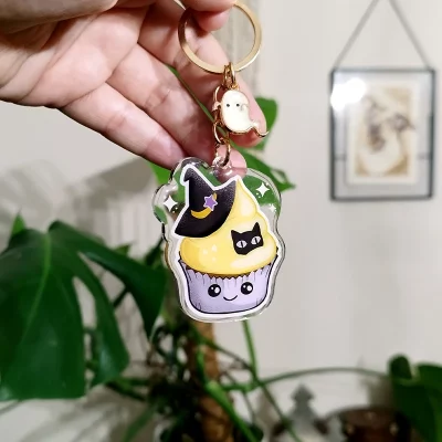 Halloween Bakery: Witch cupcake keychain