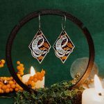 smaug, el hobbit collar de madera (copia)