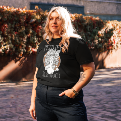 camiseta medusa petrify the patriarchy
